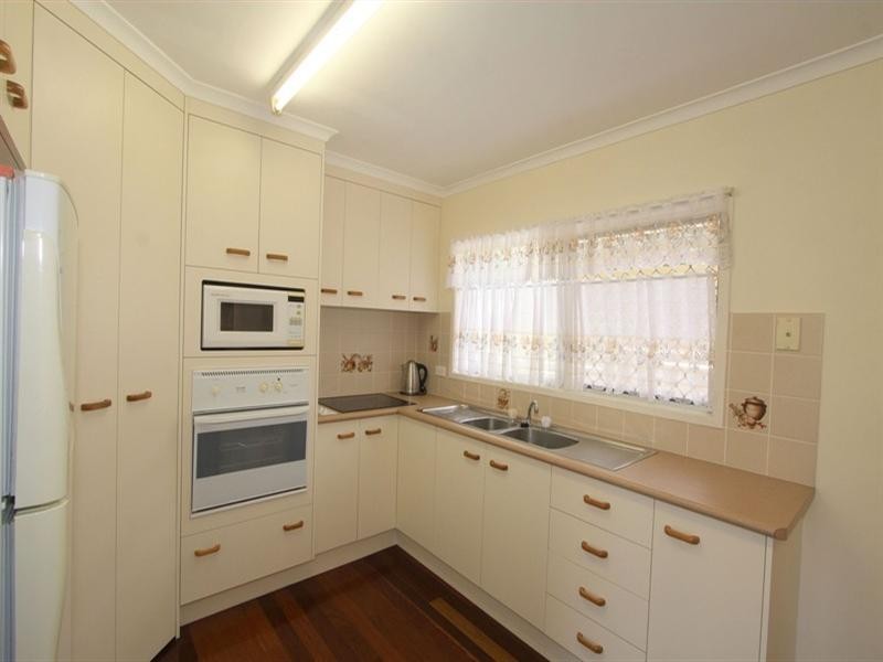 34 Moore Park Road, Moore Park Beach QLD 4670