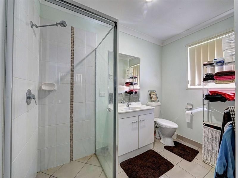 11 Blake Court, Thabeban QLD 4670