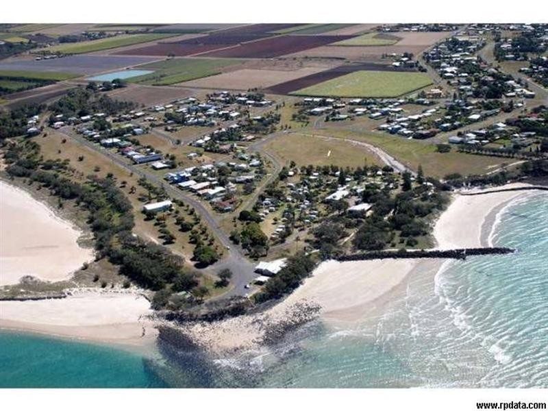 8 Dolphin Court, Elliott Heads QLD 4670