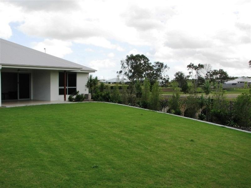 21 Belle Eden Drive, Ashfield QLD 4670