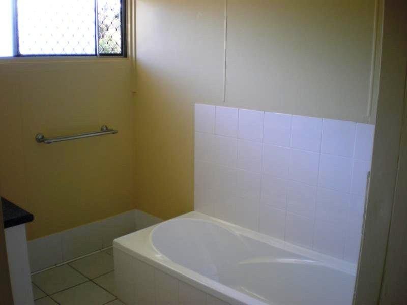 19 Club Avenue, Moore Park Beach QLD 4670