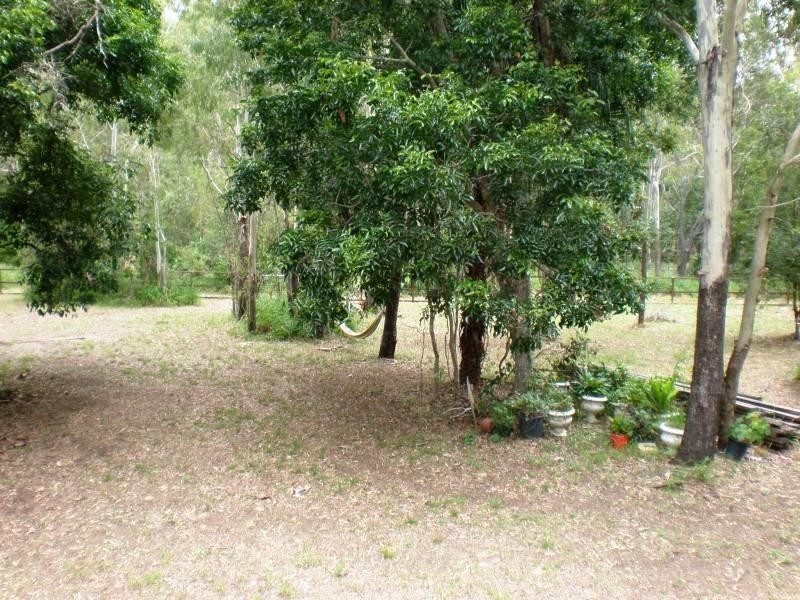 2 Kentia Avenue, Moore Park Beach QLD 4670