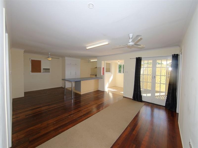 1 Hinkler Avenue, Bundaberg North QLD 4670