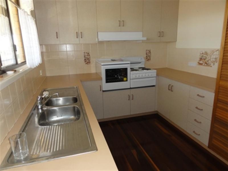 44 Linden Crescent, Qunaba QLD 4670