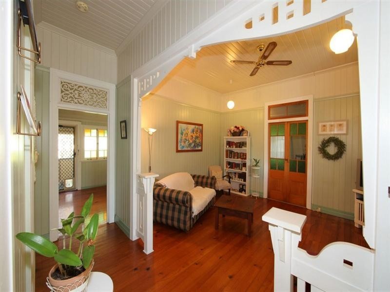 10 McIlwraith Street, Bundaberg South QLD 4670