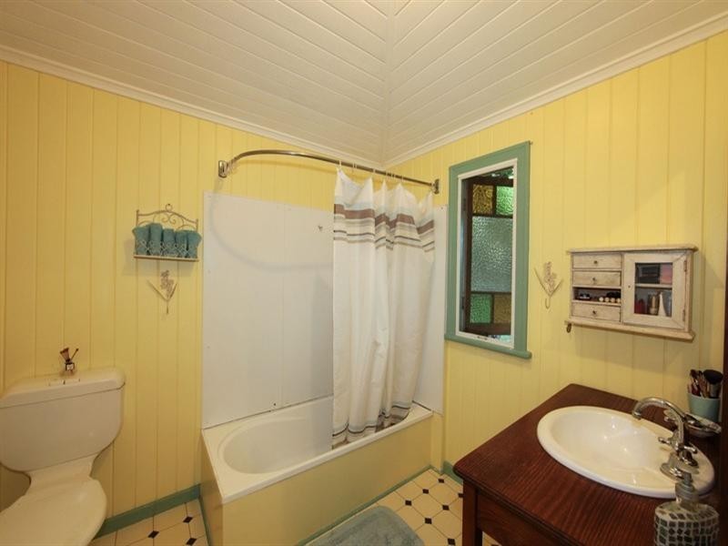 10 McIlwraith Street, Bundaberg South QLD 4670