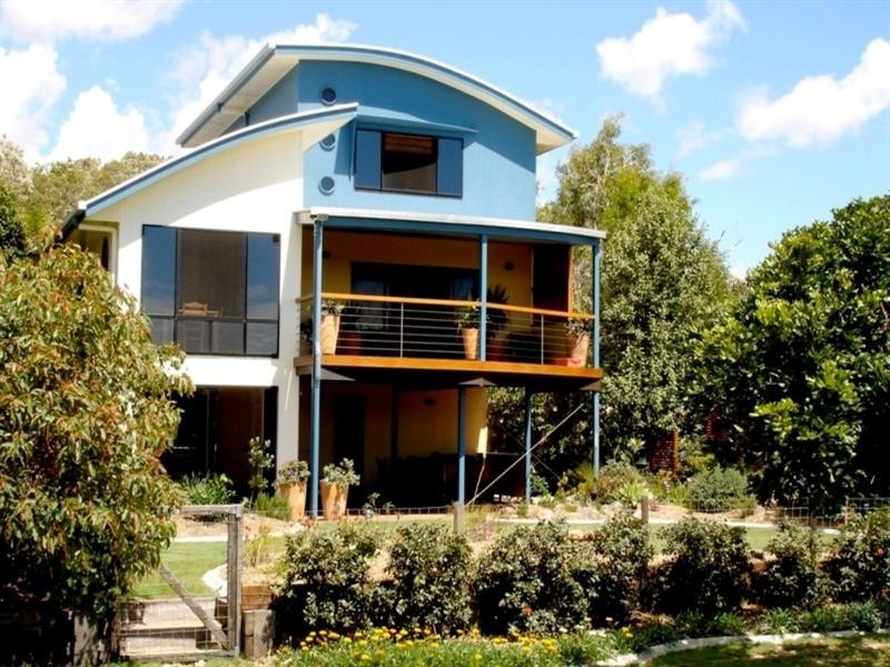 3 Ocean Court, Moore Park Beach QLD 4670
