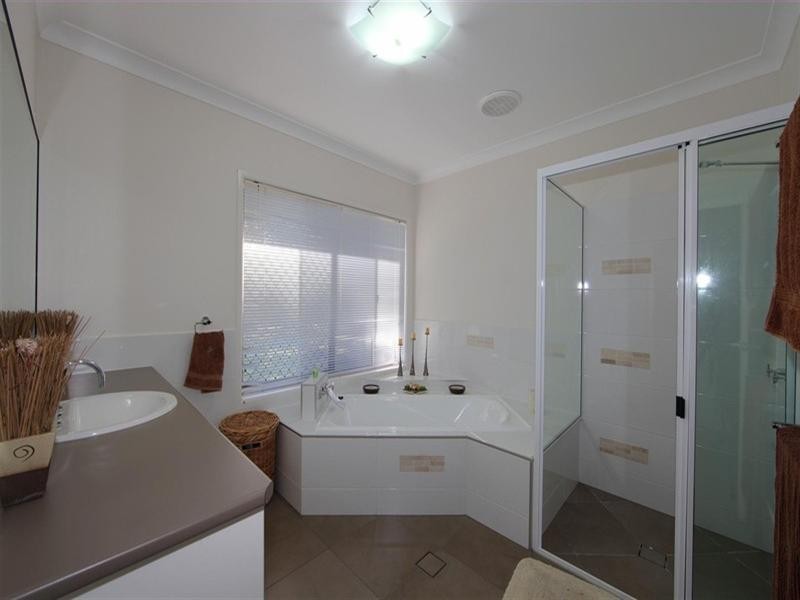 13 Bush Road, Branyan QLD 4670