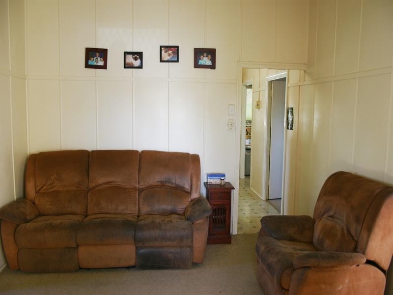 106 Elliott Heads Road, Avenell Heights QLD 4670