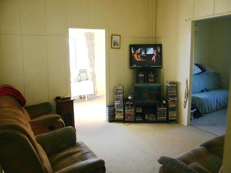 106 Elliott Heads Road, Avenell Heights QLD 4670