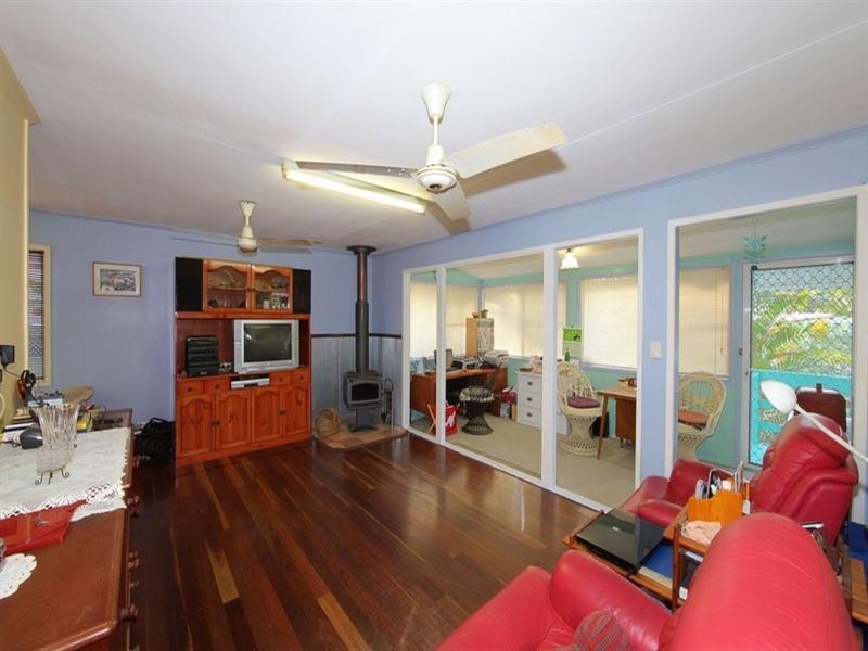 Avenell Heights QLD 4670