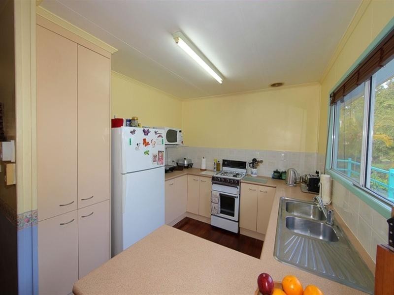 Avenell Heights QLD 4670