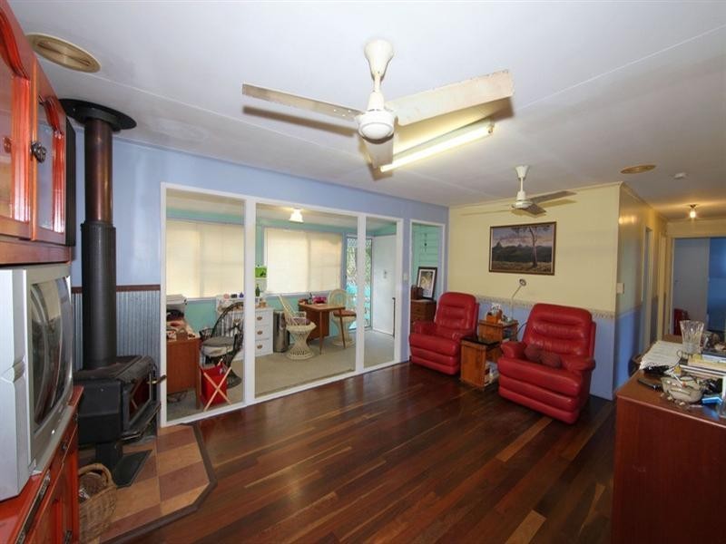 Avenell Heights QLD 4670