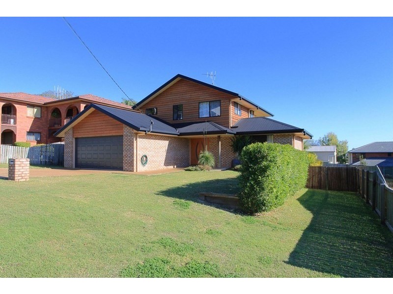 8 Bayview Terrace, Qunaba QLD 4670
