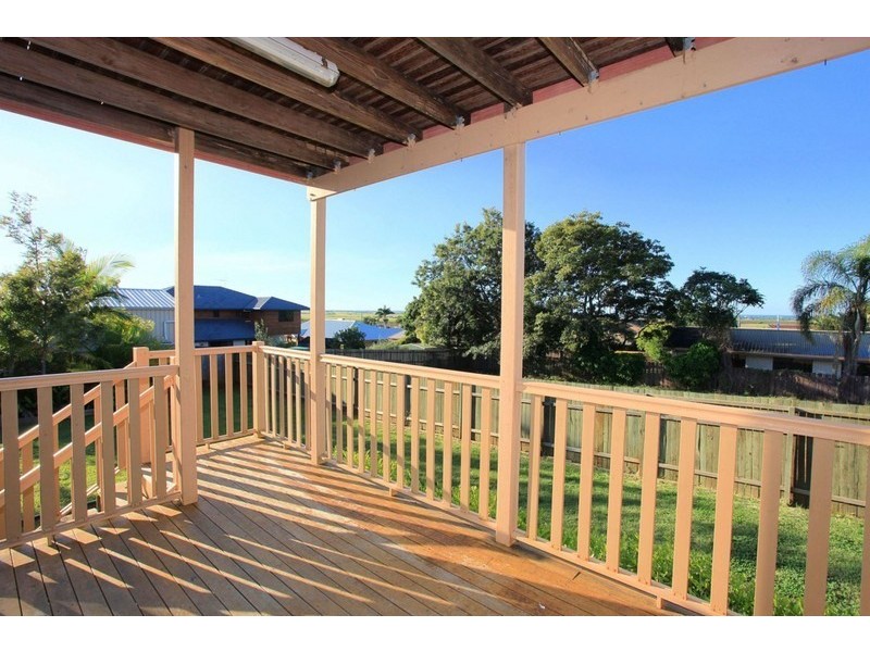 8 Bayview Terrace, Qunaba QLD 4670