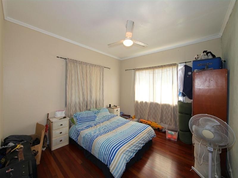 7 Hay St E, Avenell Heights QLD 4670
