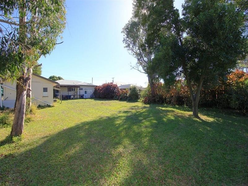 7 Hay St E, Avenell Heights QLD 4670