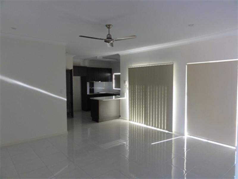 3/16 DeGunst, Kepnock QLD 4670