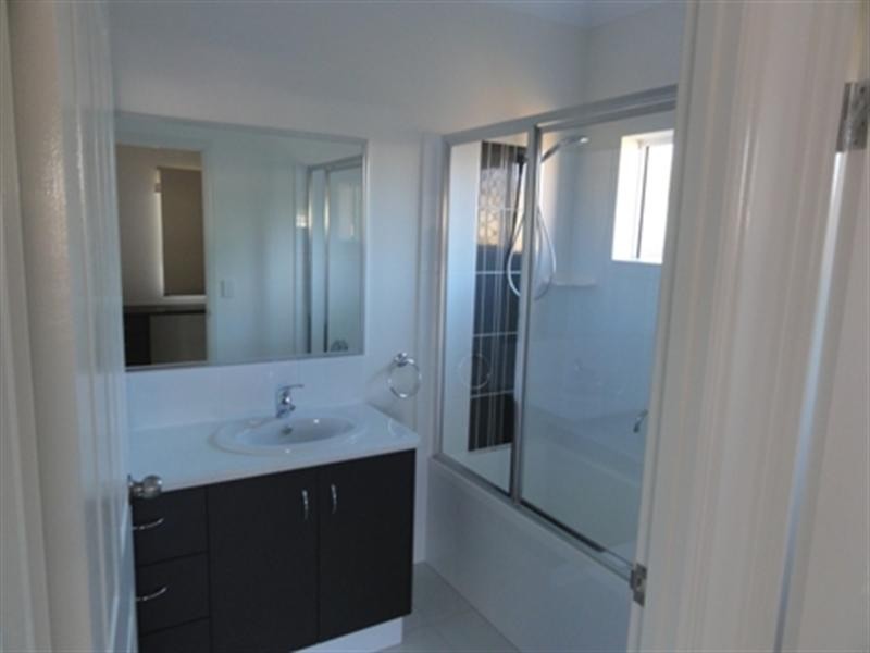 3/16 DeGunst, Kepnock QLD 4670