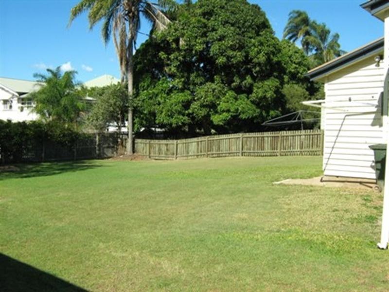 10 Rossolini Street, Bundaberg Central QLD 4670