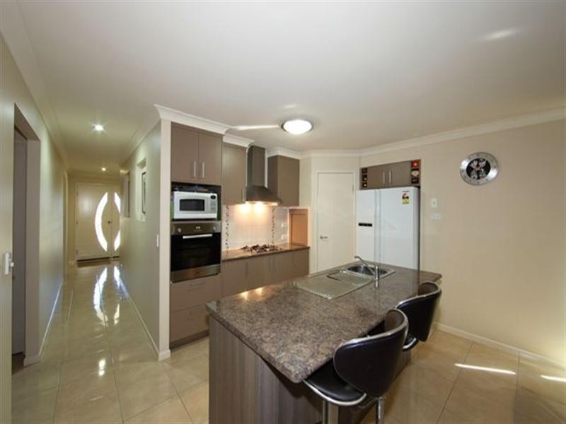 20 Wedgeleaf Place, Ashfield QLD 4670