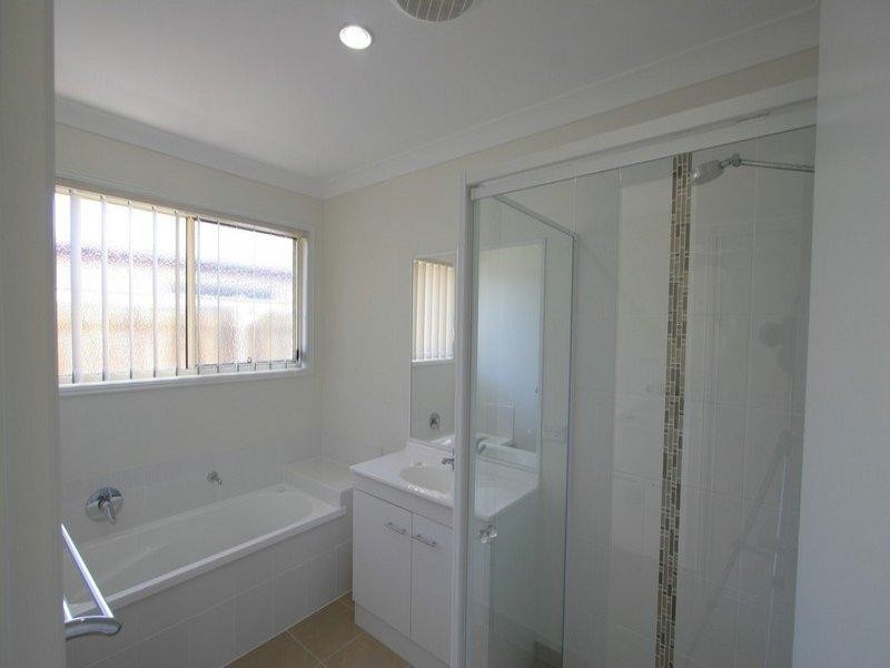 2 Halloran Court, Thabeban QLD 4670