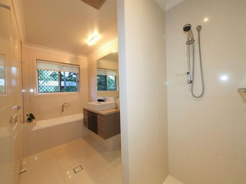 127 Sylvan Drive, Moore Park Beach QLD 4670