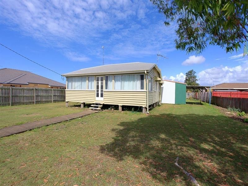 24 Dunn Road, Avenell Heights QLD 4670