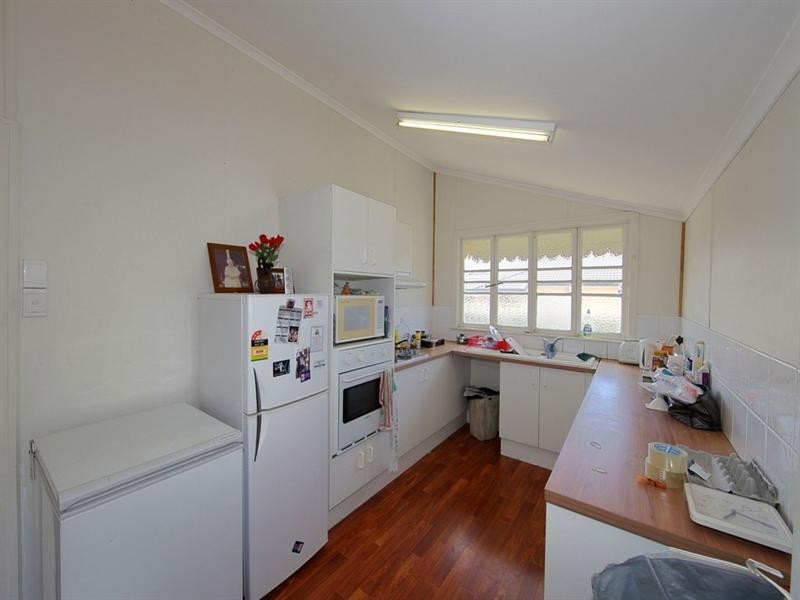 24 Dunn Road, Avenell Heights QLD 4670