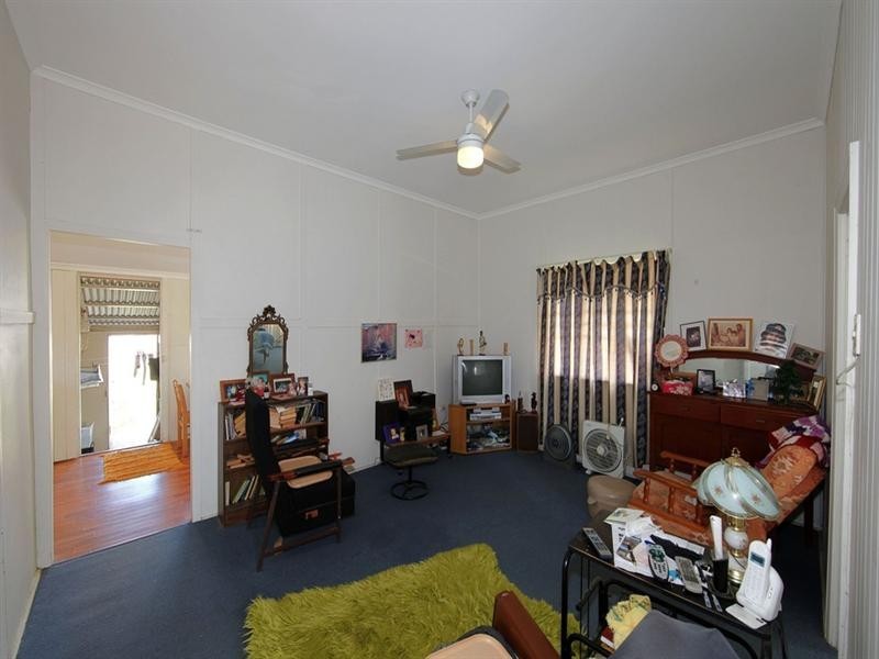 24 Dunn Road, Avenell Heights QLD 4670
