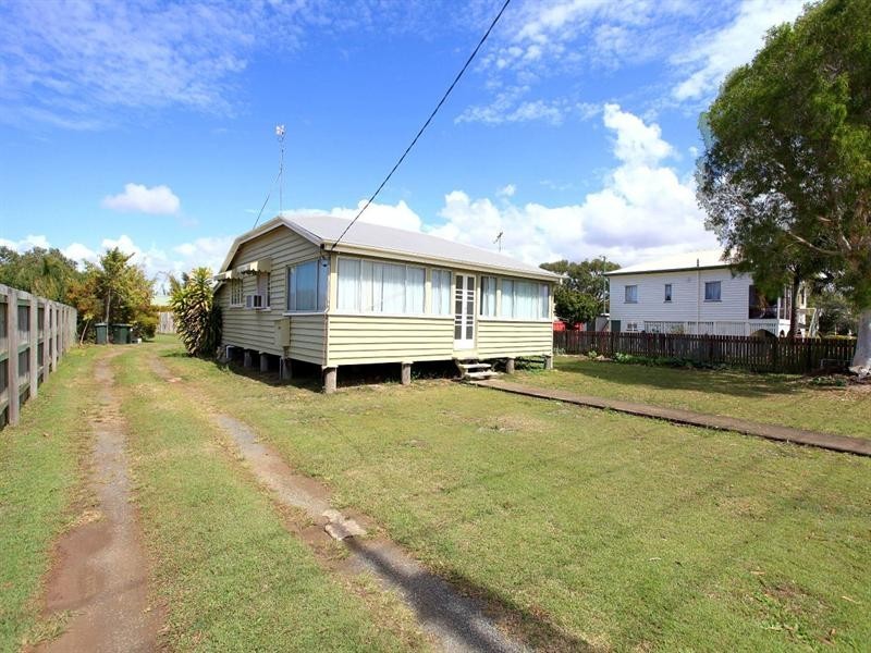 24 Dunn Road, Avenell Heights QLD 4670