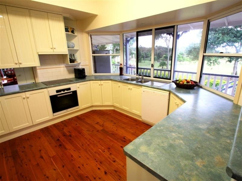 214 Sylvan Drive, Moore Park Beach QLD 4670