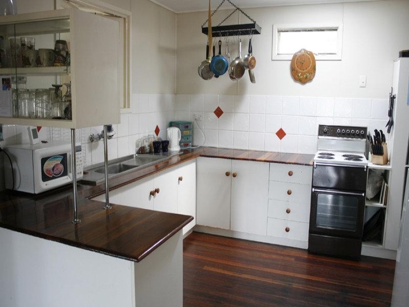 7 Peatey Street, Kepnock QLD 4670