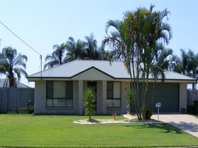 40 Paradise Avenue, Thabeban QLD 4670