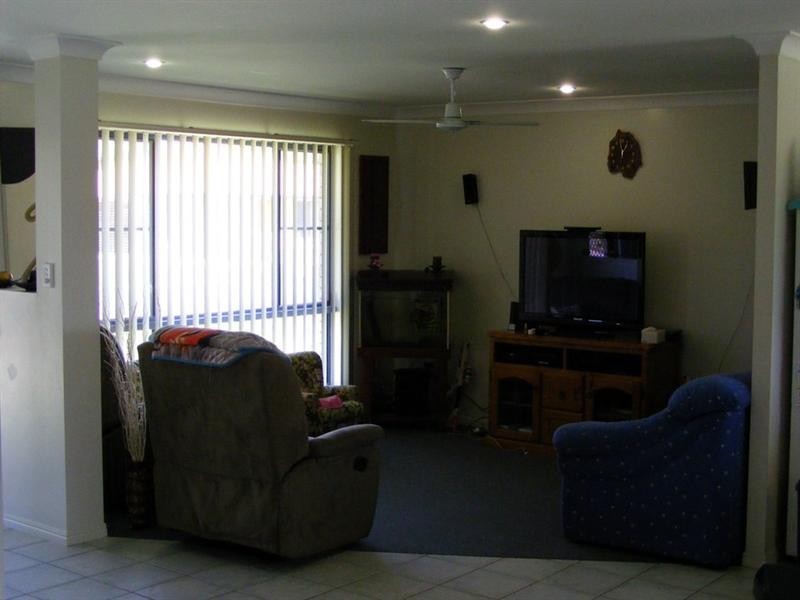 40 Paradise Avenue, Thabeban QLD 4670