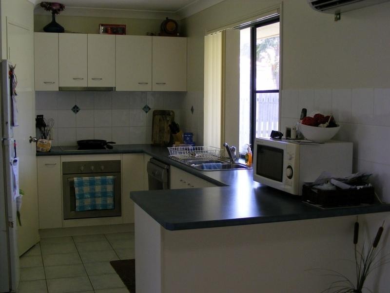 40 Paradise Avenue, Thabeban QLD 4670