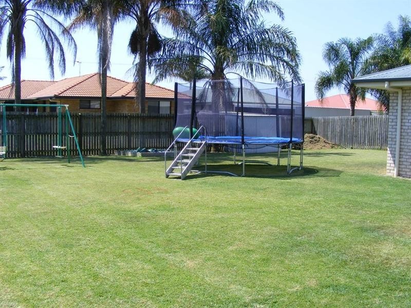 40 Paradise Avenue, Thabeban QLD 4670