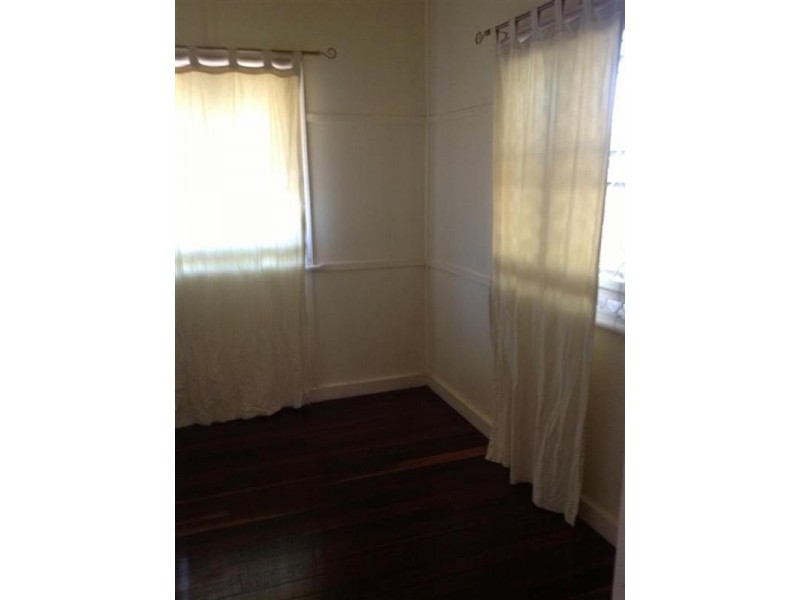 9 Bates Street, Svensson Heights QLD 4670