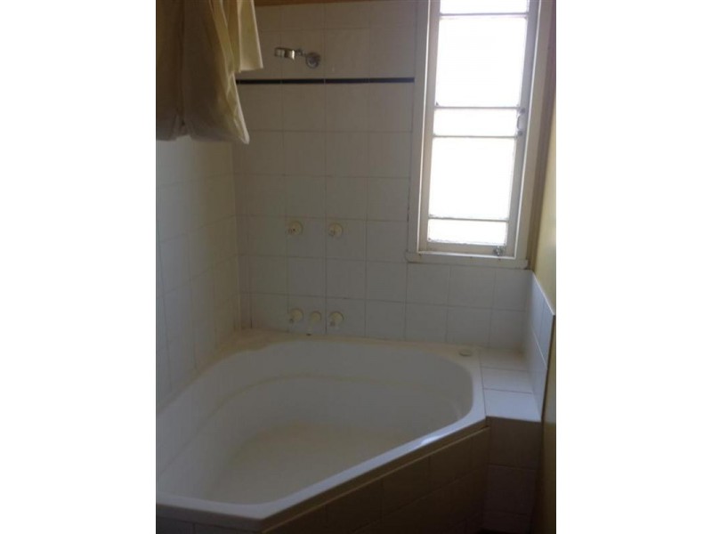 9 Bates Street, Svensson Heights QLD 4670