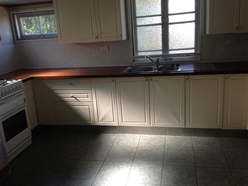 9 Bates Street, Svensson Heights QLD 4670