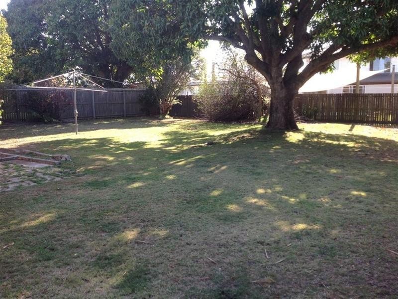 9 Bates Street, Svensson Heights QLD 4670