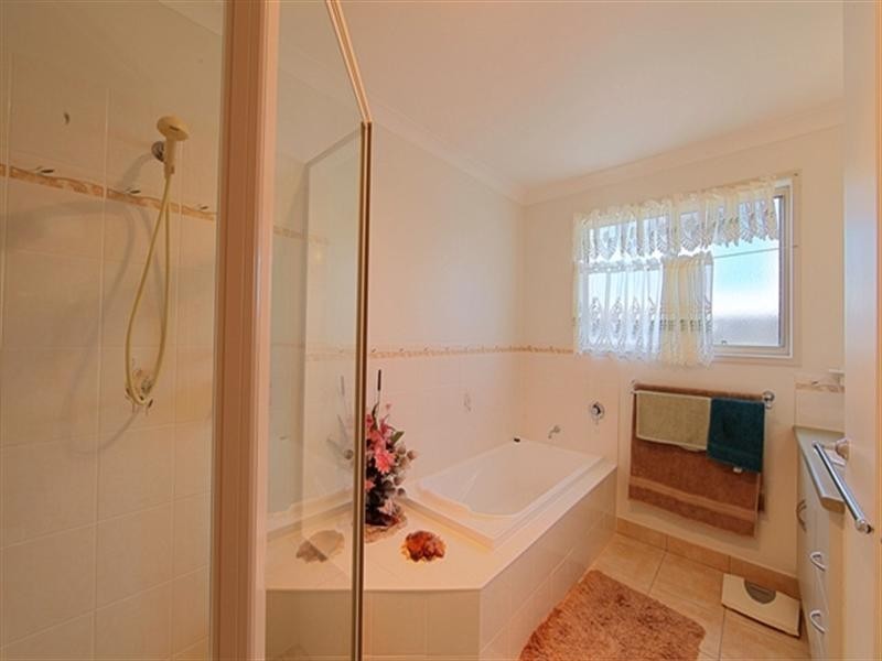 17a Lovers Walk, Thabeban QLD 4670