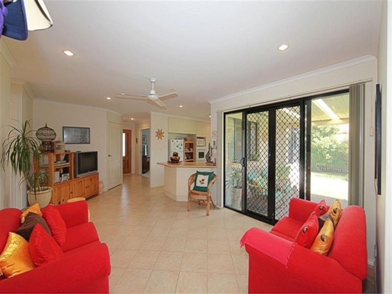 18 Fixter Avenue, Kalkie QLD 4670