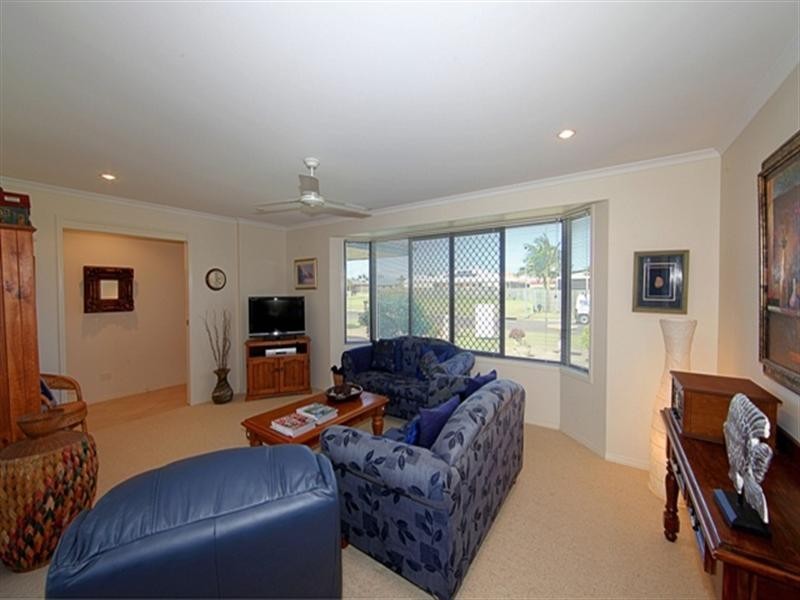 18 Fixter Avenue, Kalkie QLD 4670