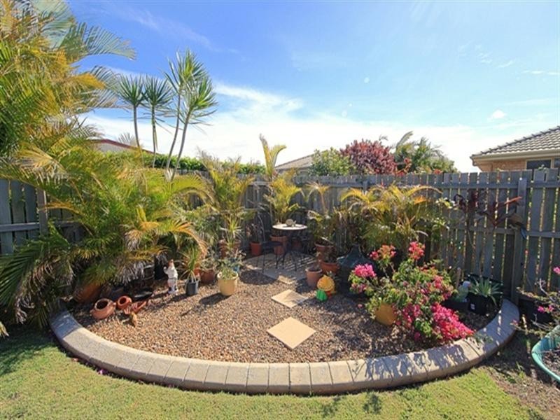 18 Fixter Avenue, Kalkie QLD 4670