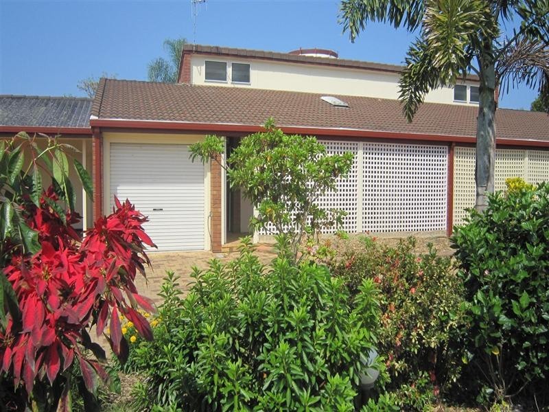 4/15 Thabeban Street, Avenell Heights QLD 4670