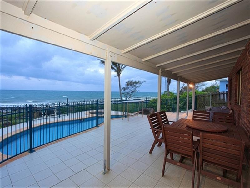 42 Barolin Esplanade, Coral Cove QLD 4670