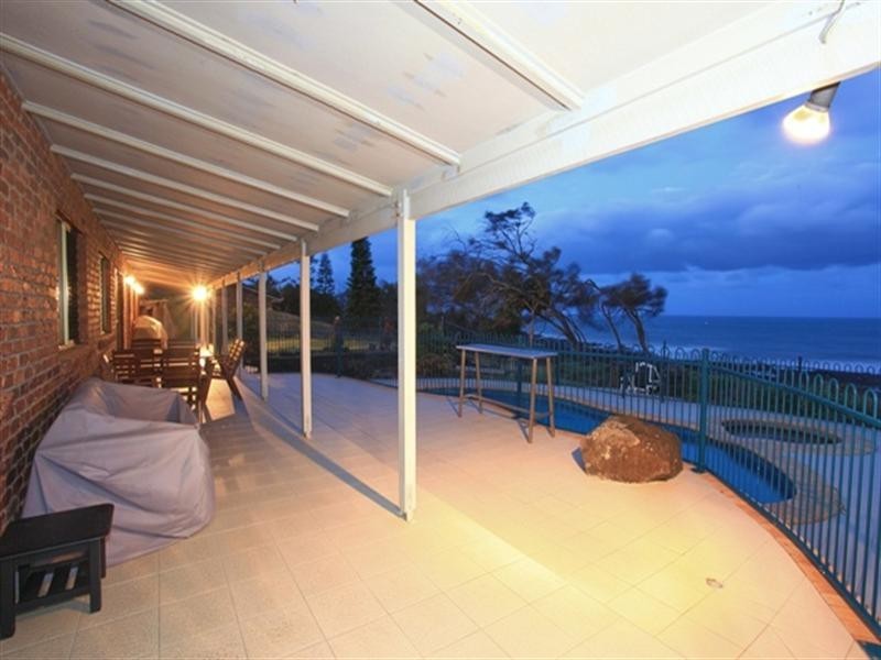 42 Barolin Esplanade, Coral Cove QLD 4670