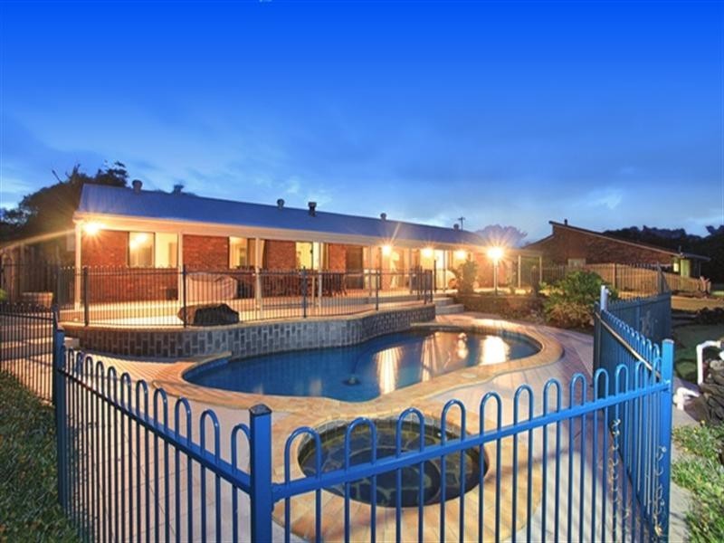 42 Barolin Esplanade, Coral Cove QLD 4670