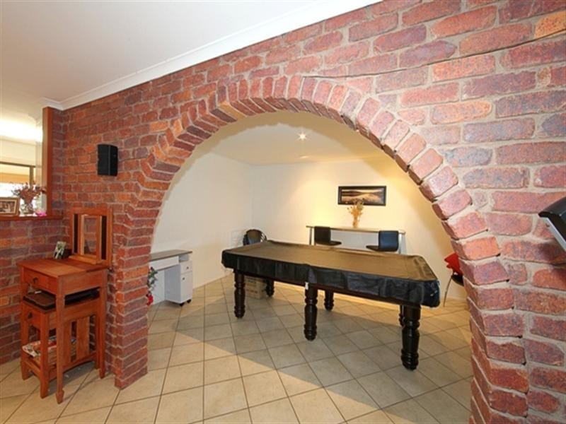 42 Barolin Esplanade, Coral Cove QLD 4670